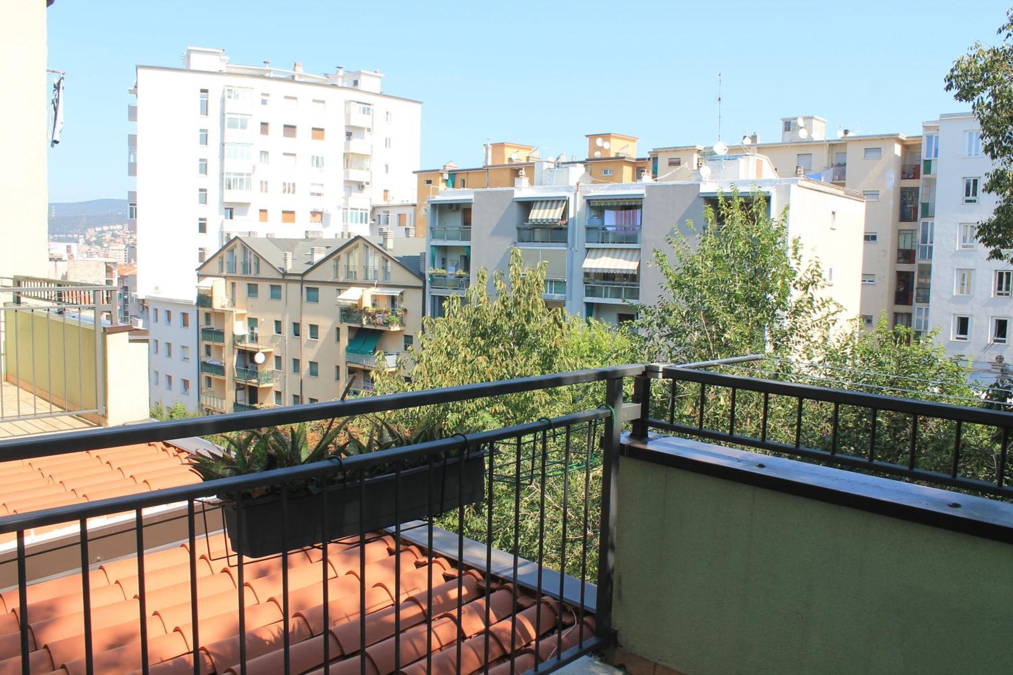 Terrace44 Oasi Di Pace E Relax Nel Cuore Di Триест Экстерьер фото